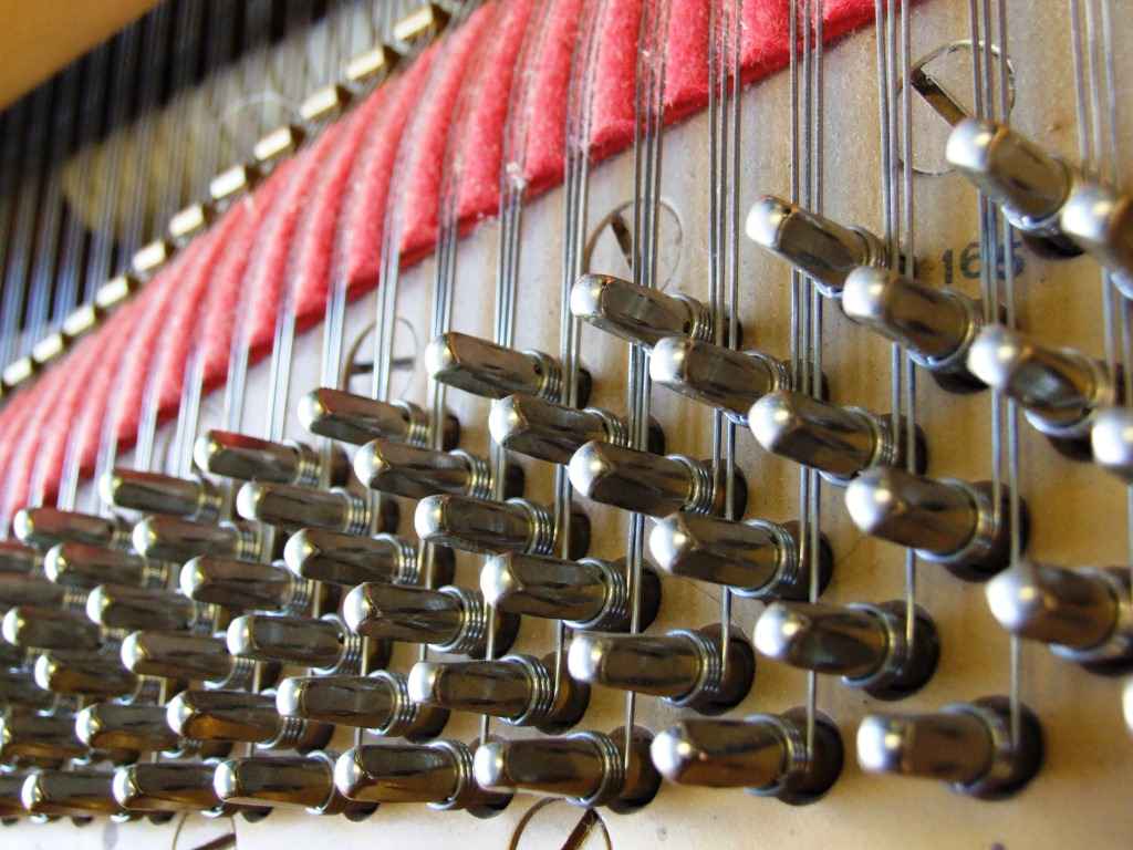 Steinway     Model M - dealers in Steinway grand pianos baby grand pianos, Fazioli, Bosendorfer, Bechstein, Bluthner, Yamaha